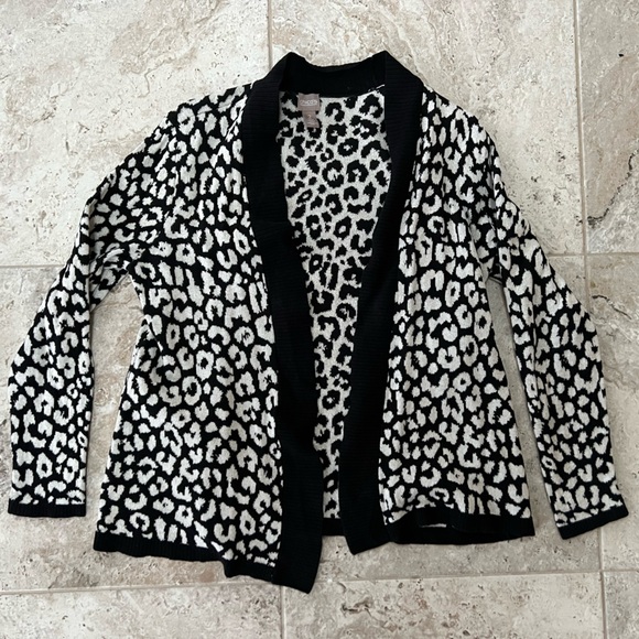 Chico’s Metallic Leopard Gold Print Open Front Cardigan in Black/White, size L - Picture 9 of 10